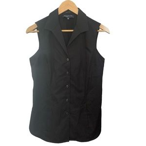 - Jones New York Signature Easy Care black sleeveless button up blouse